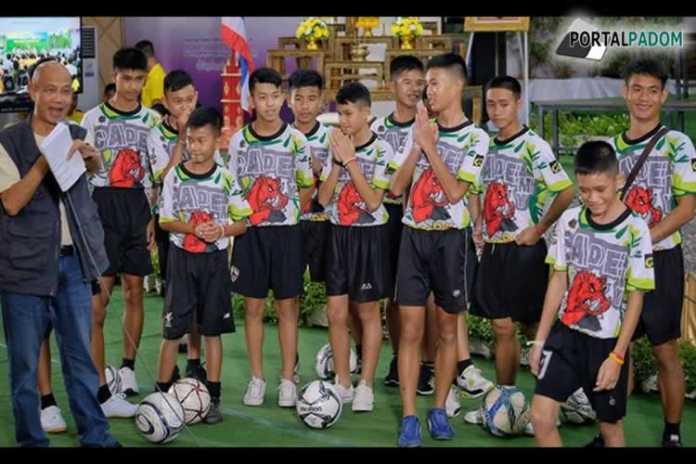 meninos jogadores presos caverna Tailândia