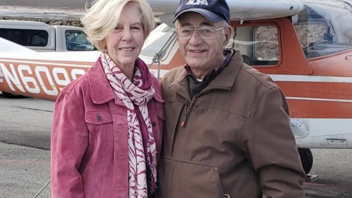 Joe Michallyszyn é um piloto de 83 anos que doou o seu avião